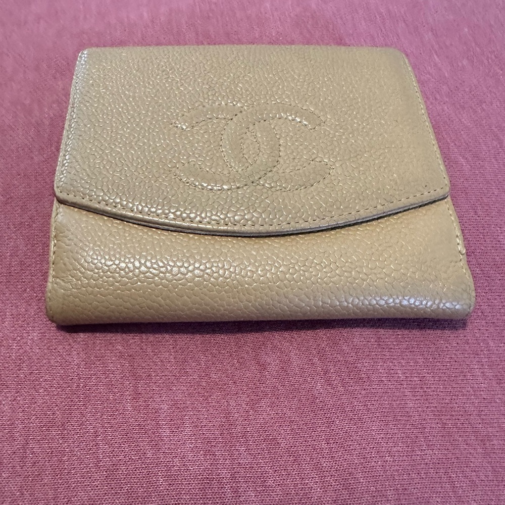 CHANEL Beige Leather wallet - Picture 2 of 13